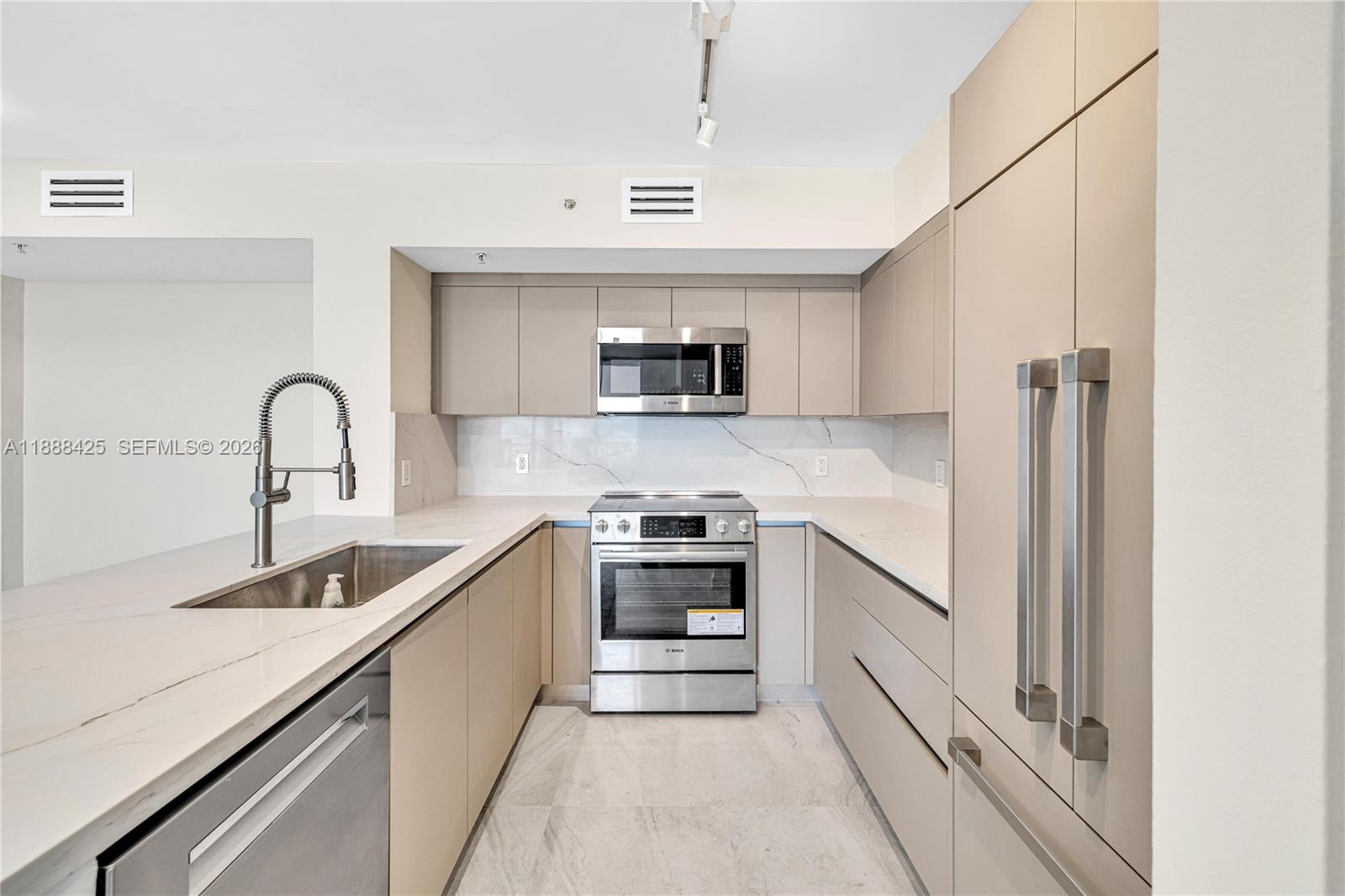90 Alton Rd #1103, Miami Beach FL 33139
