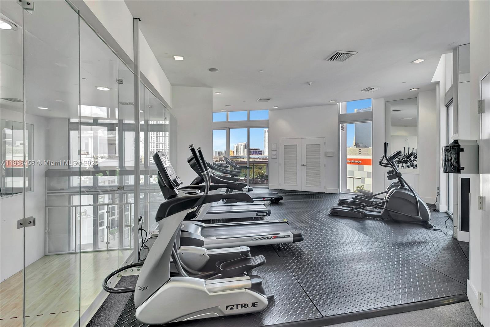 350 S Miami Ave #1703, Miami FL 33130