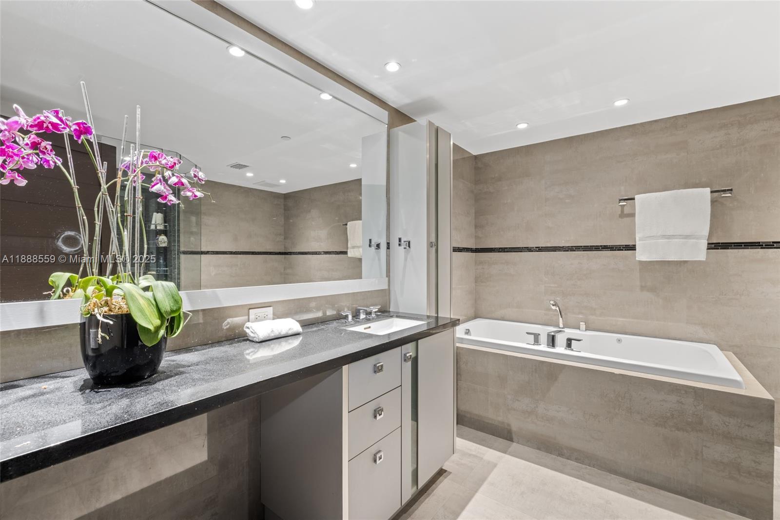 19216 Fisher Island Dr #19216, Miami Beach FL 33109