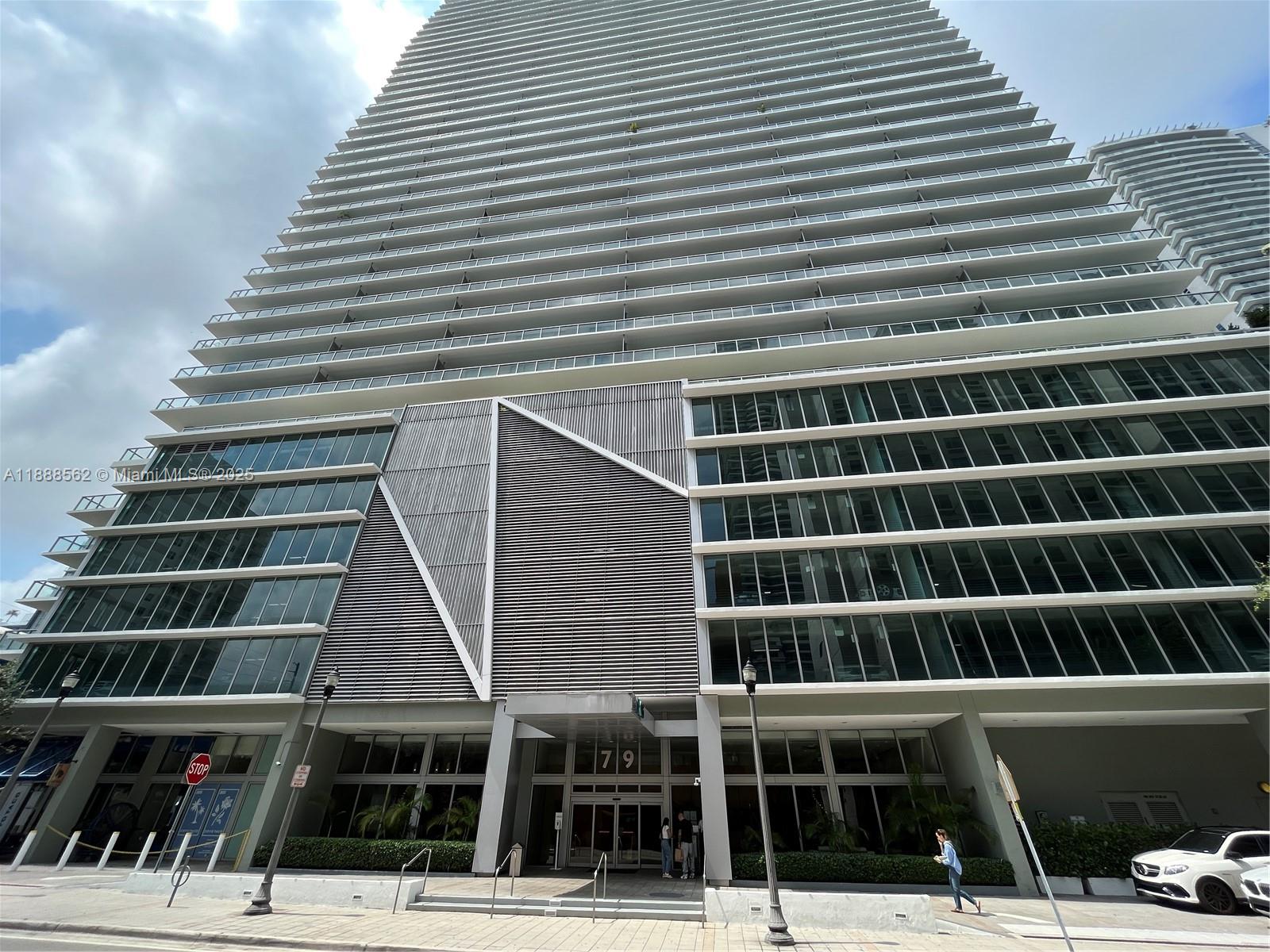 79 SW 12th St #2608-S, Miami FL 33130