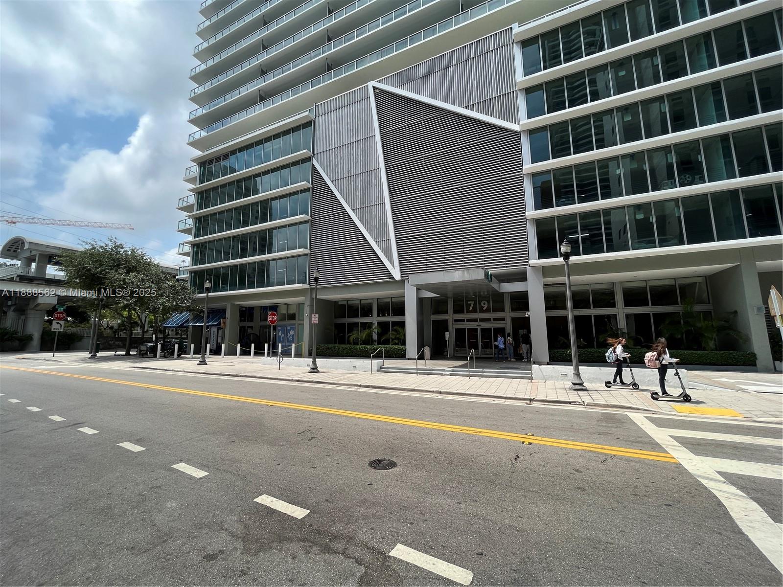 79 SW 12th St #2608-S, Miami FL 33130