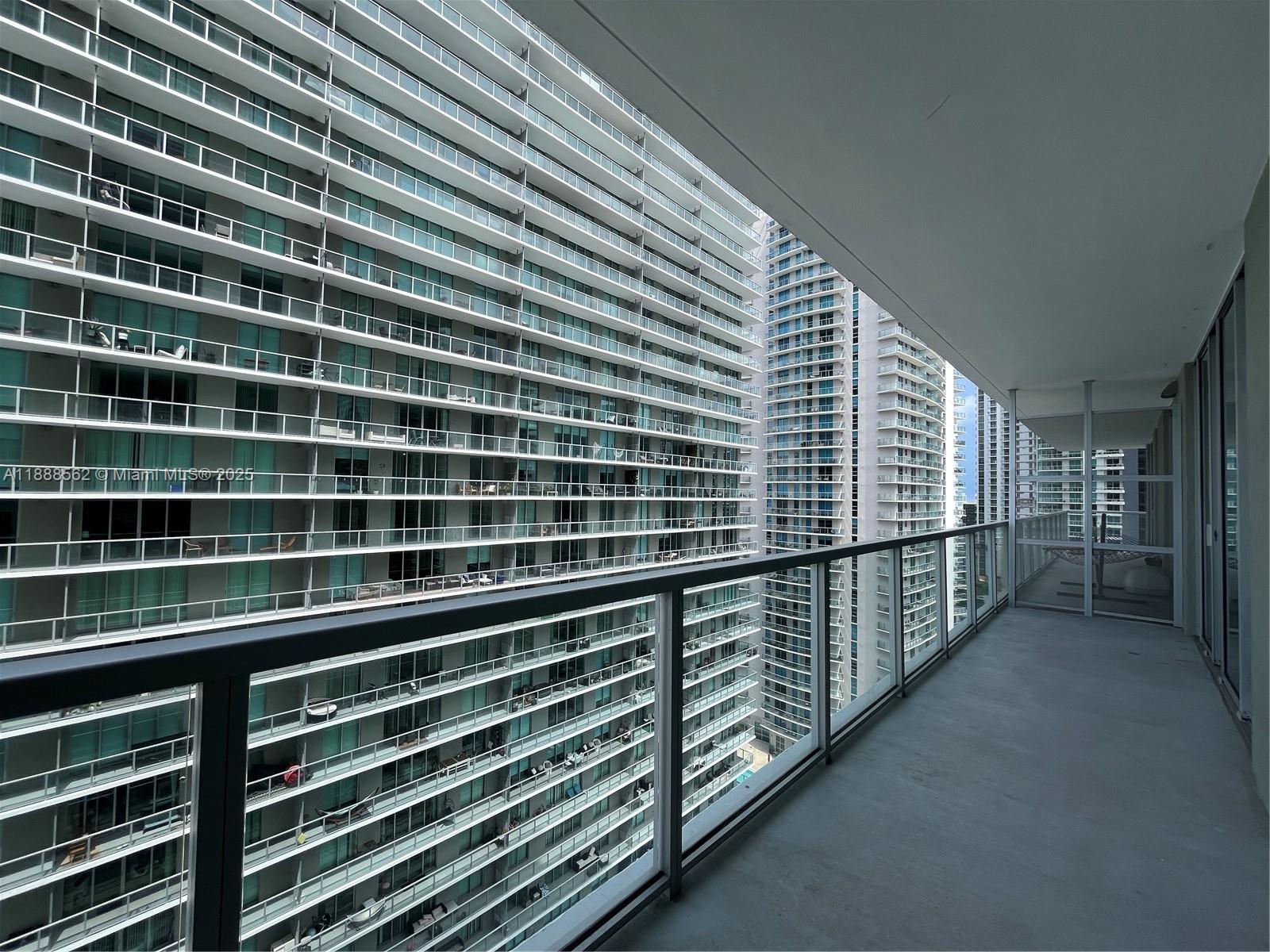 79 SW 12th St #2608-S, Miami FL 33130