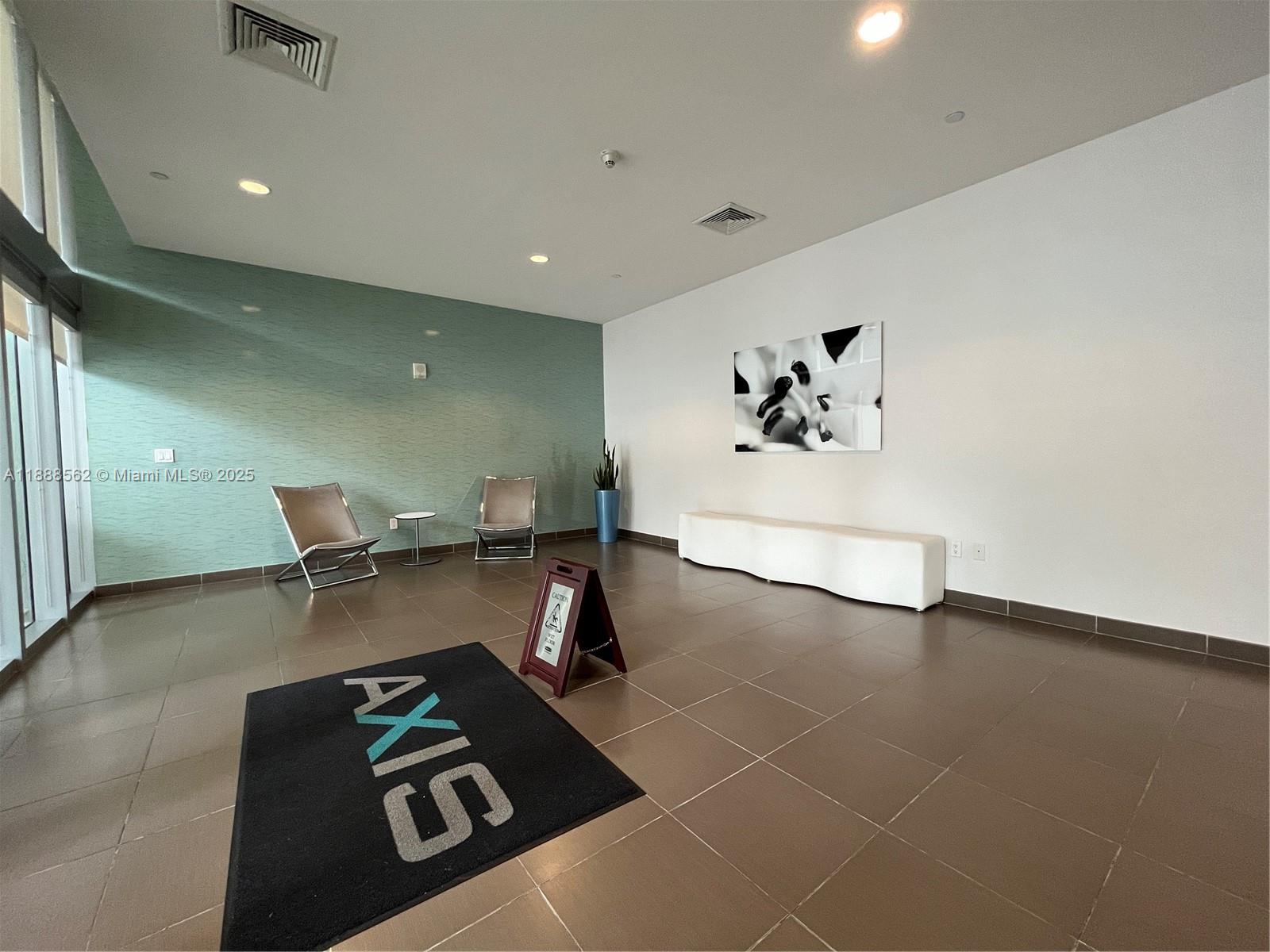 79 SW 12th St #2608-S, Miami FL 33130