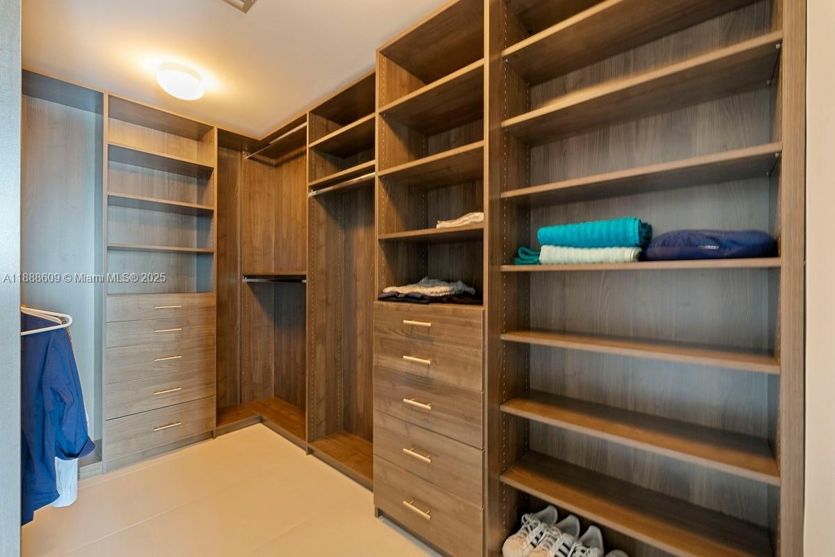 2900 NE 7 Ave #3605, Miami FL 33137
