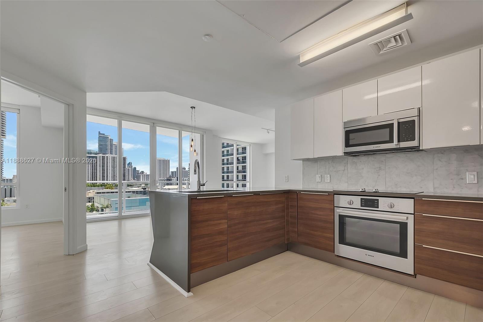 601 NE 27th St #1206, Miami FL 33137