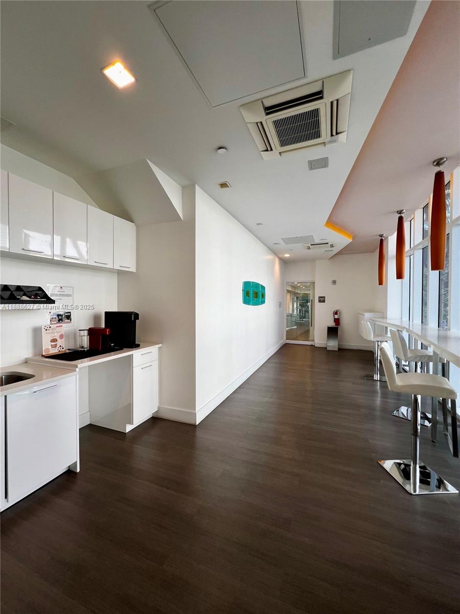 601 NE 27th St #1206, Miami FL 33137