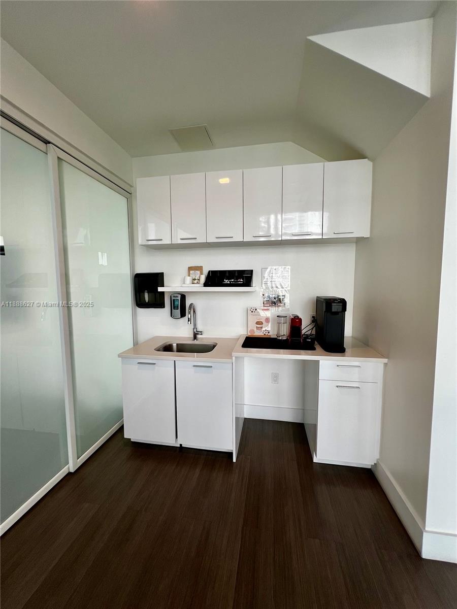 601 NE 27th St #1206, Miami FL 33137
