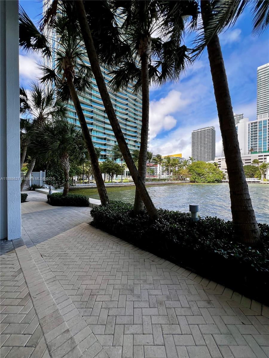 601 NE 27th St #1206, Miami FL 33137