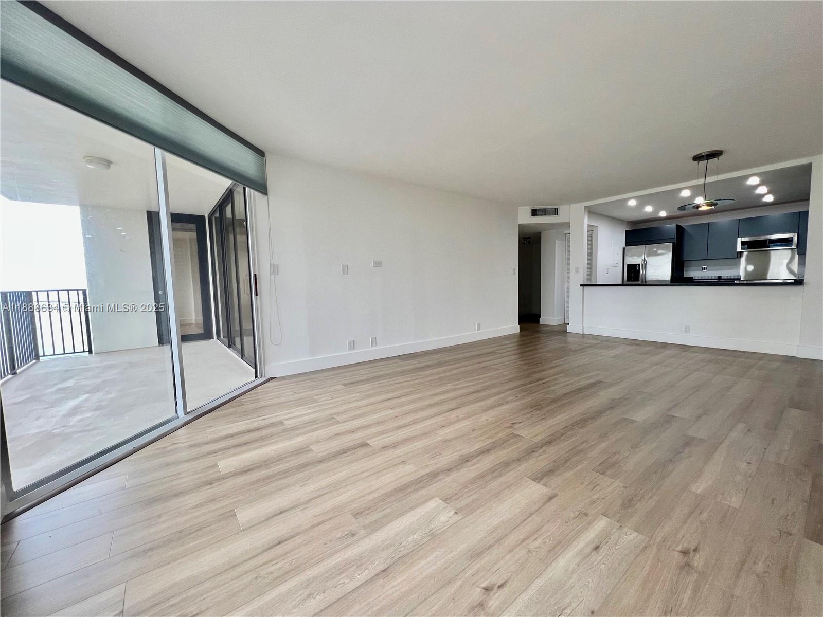 1901 Brickell Ave #B1613, Miami FL 33129