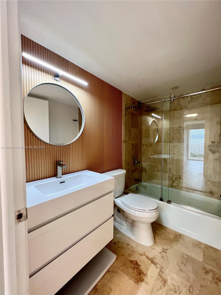 1901 Brickell Ave #B1613, Miami FL 33129
