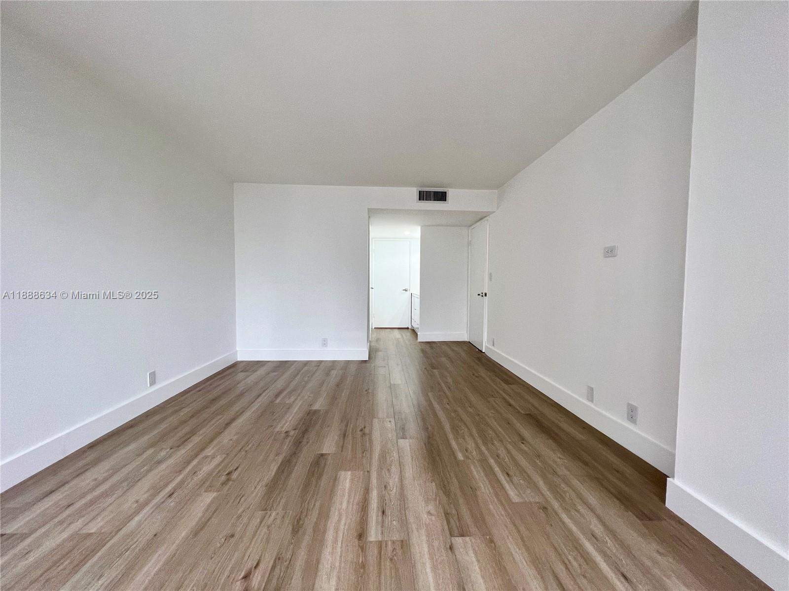 1901 Brickell Ave #B1613, Miami FL 33129