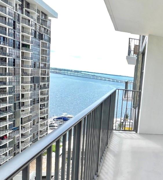 1901 Brickell Ave #B1613, Miami FL 33129
