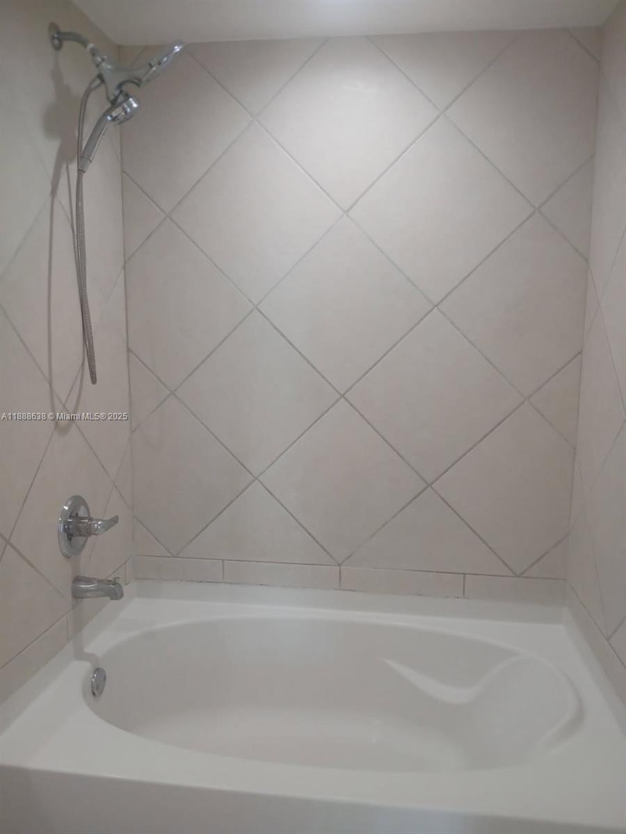 335 S Biscayne Blvd #1506, Miami FL 33131