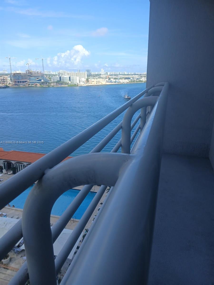 335 S Biscayne Blvd #1506, Miami FL 33131