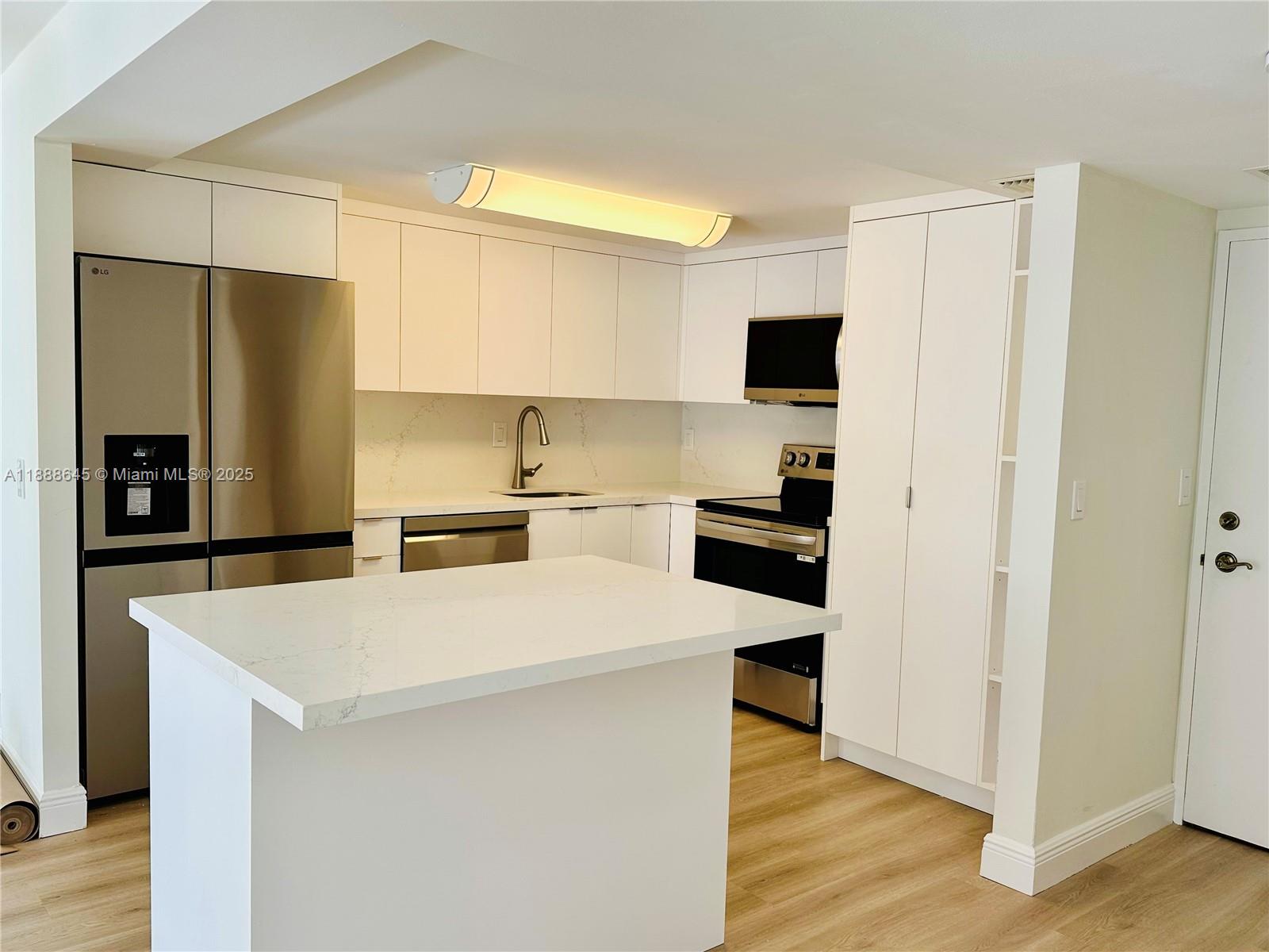 1901 Brickell Ave #B1503, Miami FL 33129