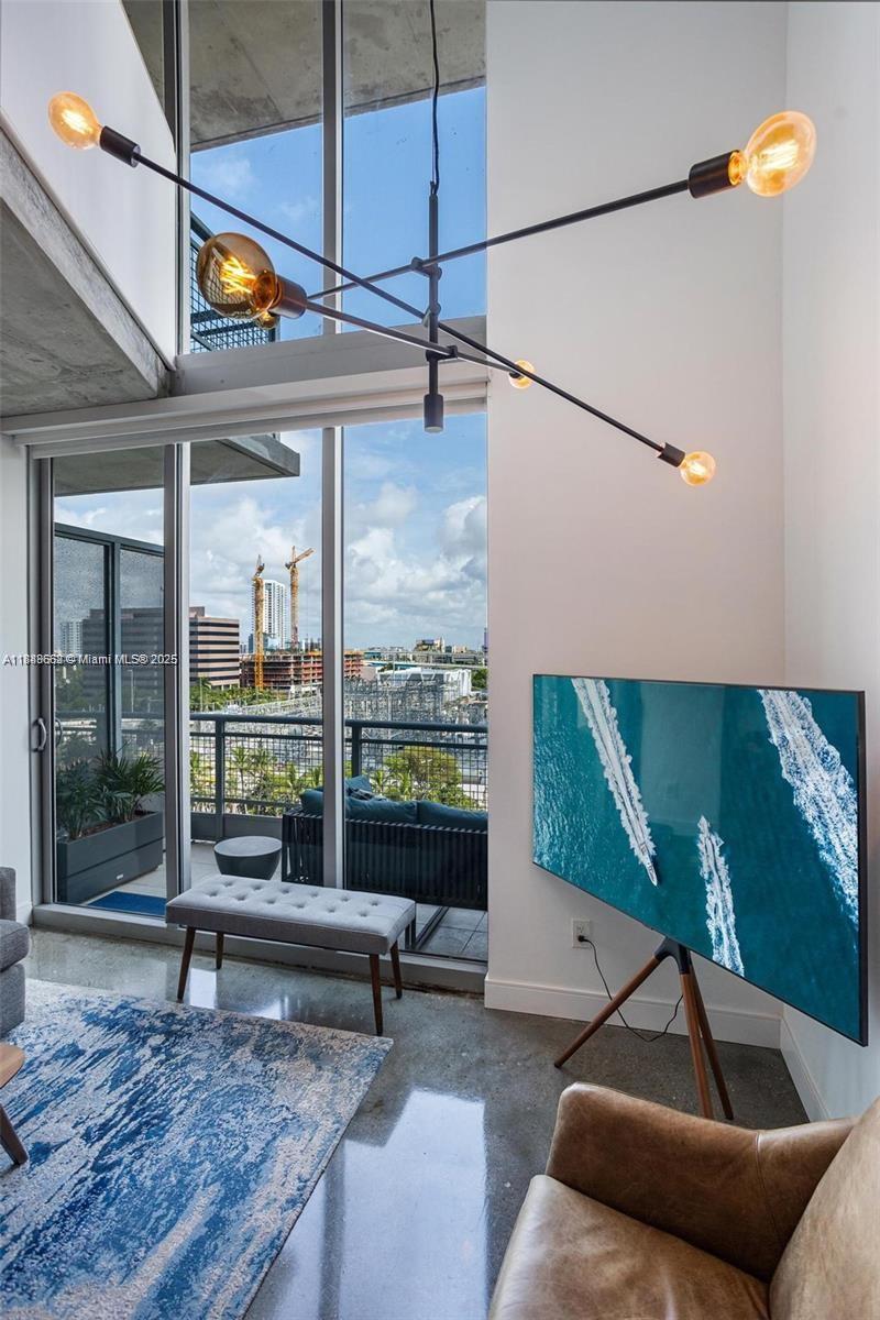 690 SW 1st Ct #1005, Miami FL 33130