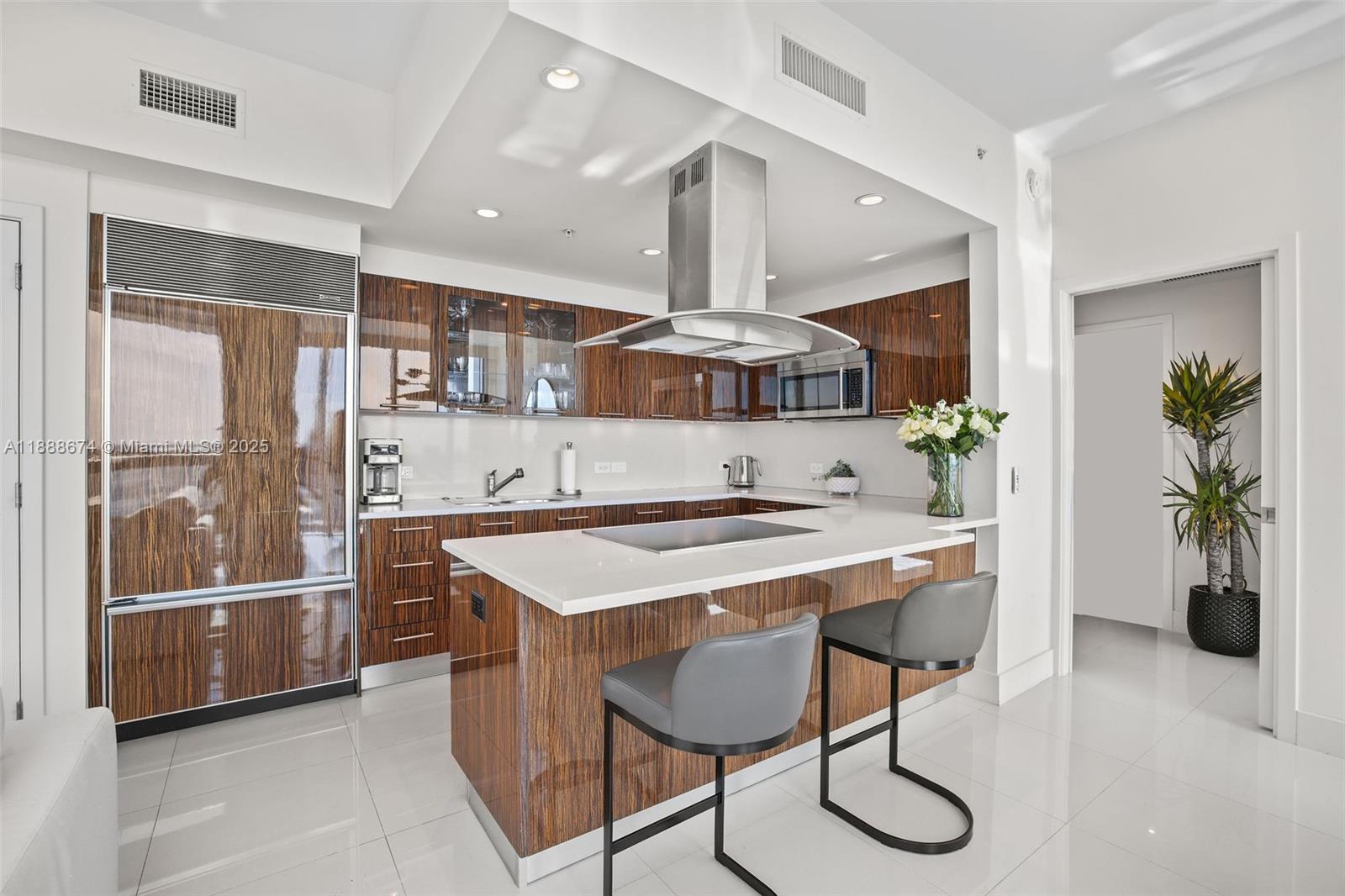 6899 Collins Ave #1610, Miami Beach FL 33141