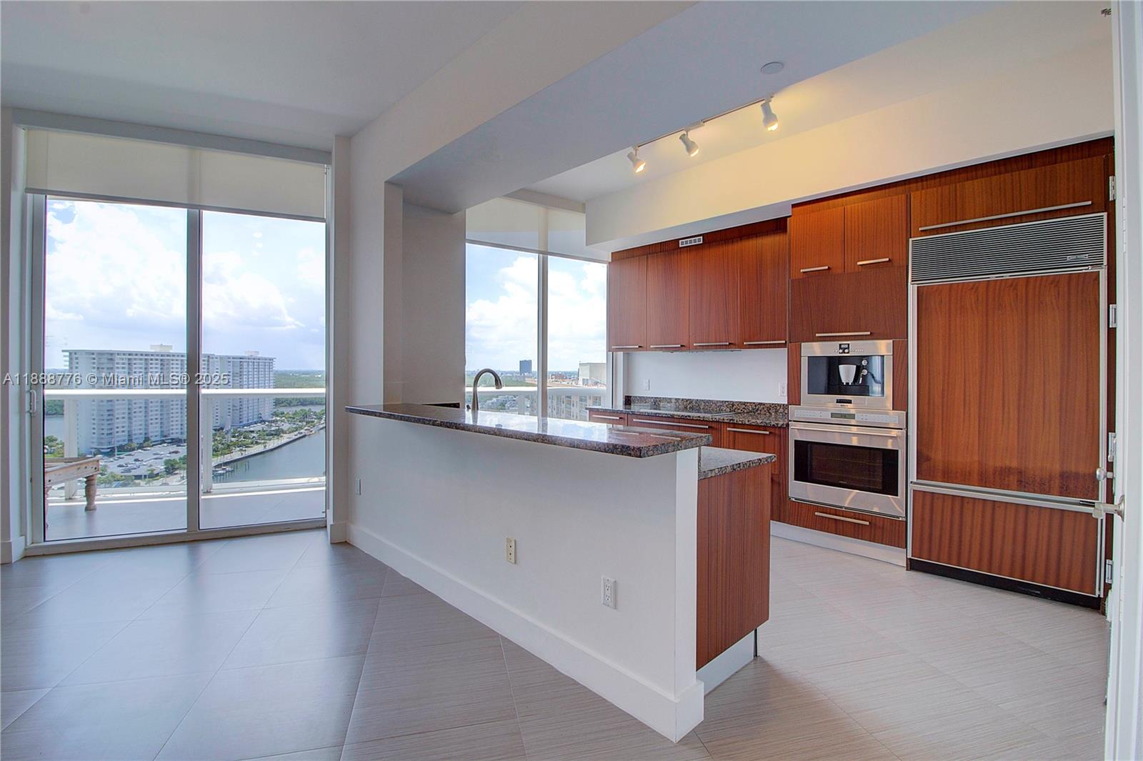 15901 Collins Ave #1605, Sunny Isles Beach FL 33160
