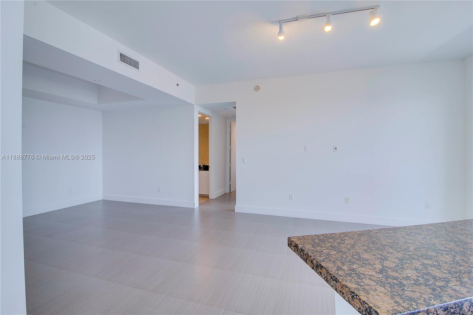 15901 Collins Ave #1605, Sunny Isles Beach FL 33160