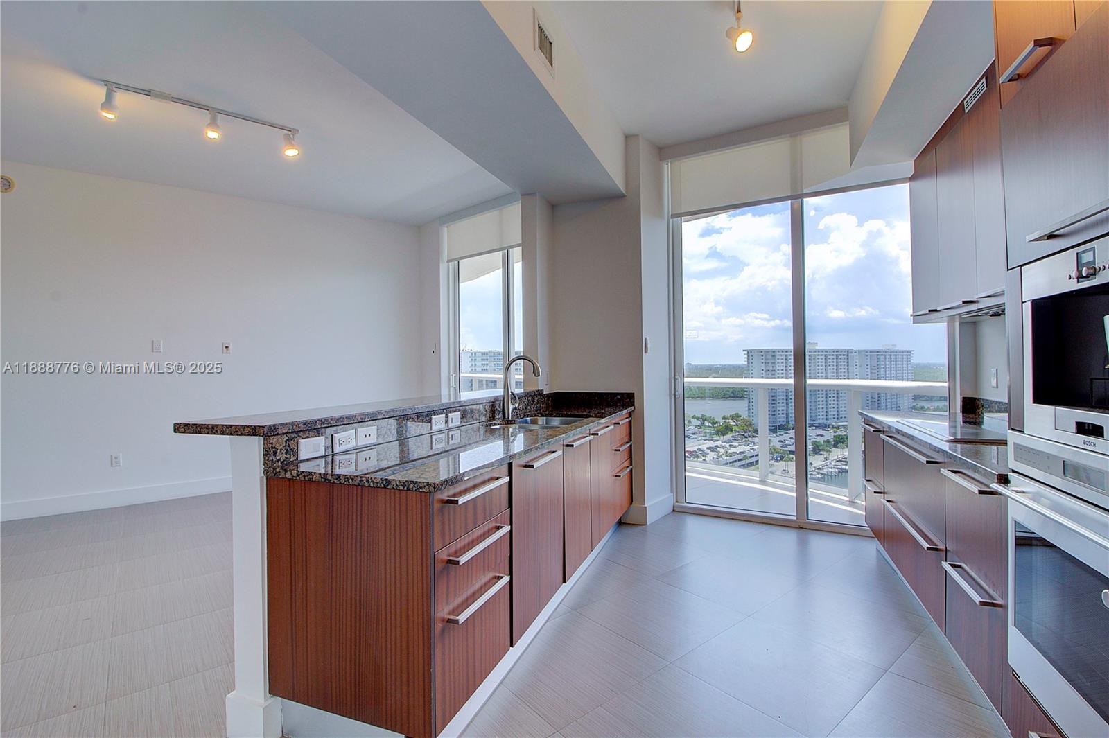 15901 Collins Ave #1605, Sunny Isles Beach FL 33160