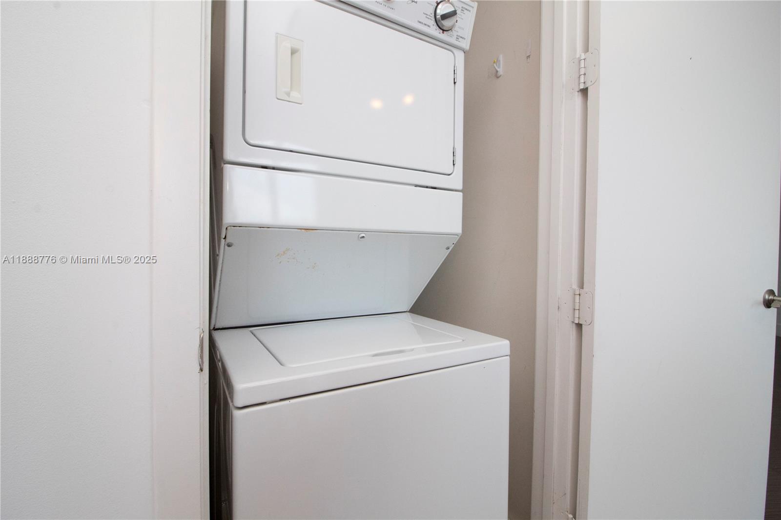 15901 Collins Ave #1605, Sunny Isles Beach FL 33160