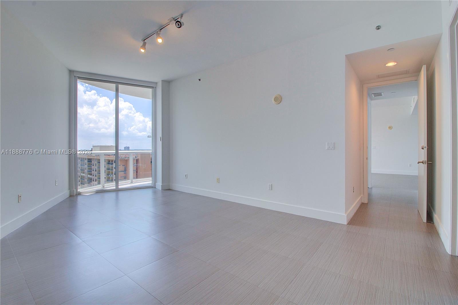15901 Collins Ave #1605, Sunny Isles Beach FL 33160