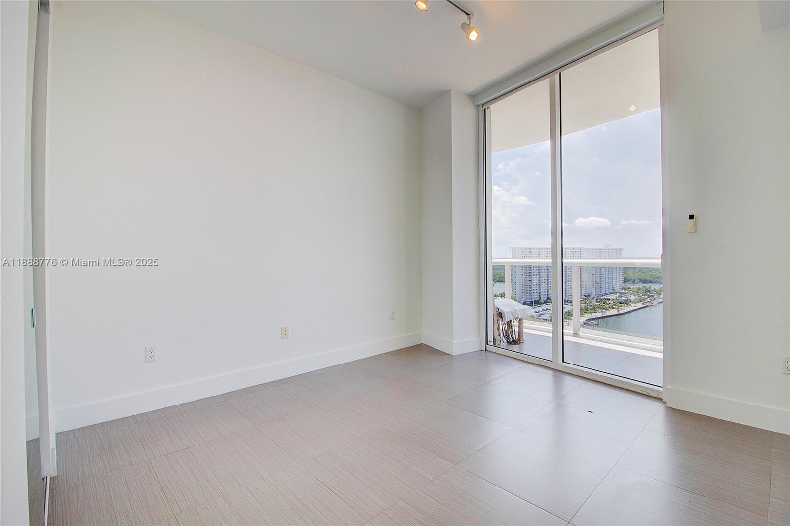 15901 Collins Ave #1605, Sunny Isles Beach FL 33160