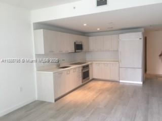 55 SW 9th St #1110, Miami FL 33130