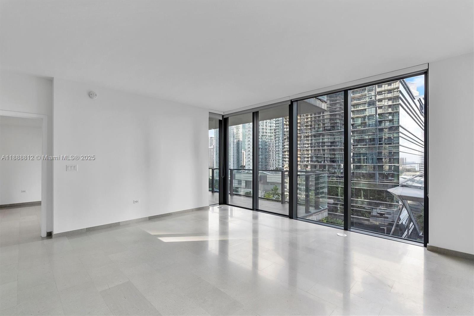 88 SW 7th St #1007, Miami FL 33130