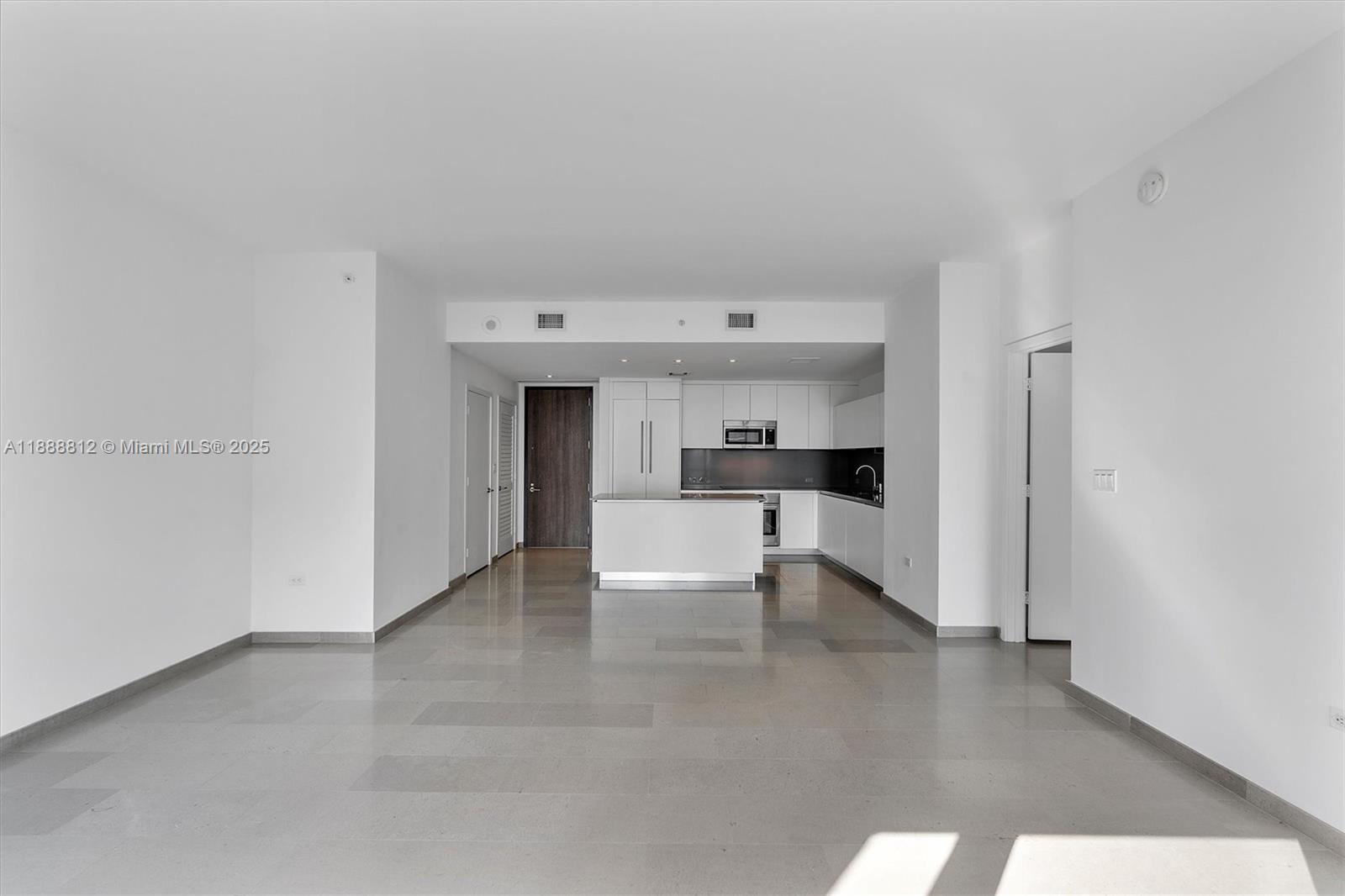 88 SW 7th St #1007, Miami FL 33130