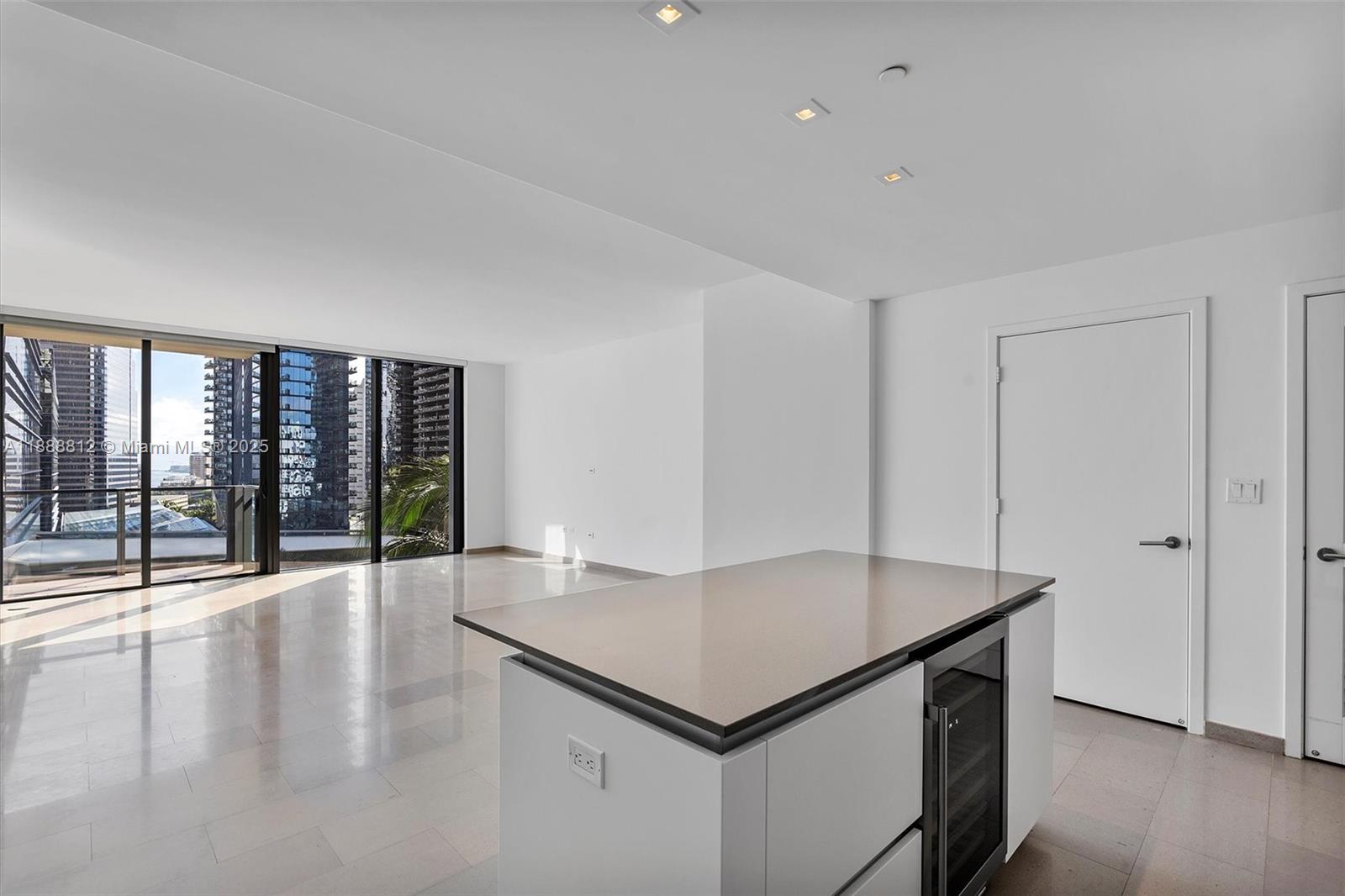 88 SW 7th St #1007, Miami FL 33130