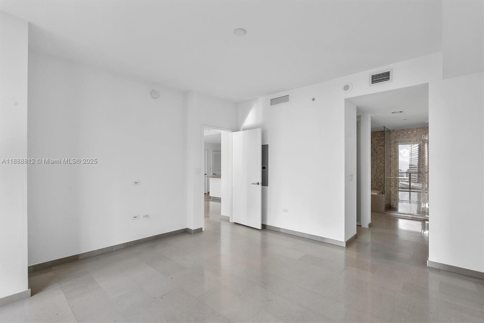 88 SW 7th St #1007, Miami FL 33130