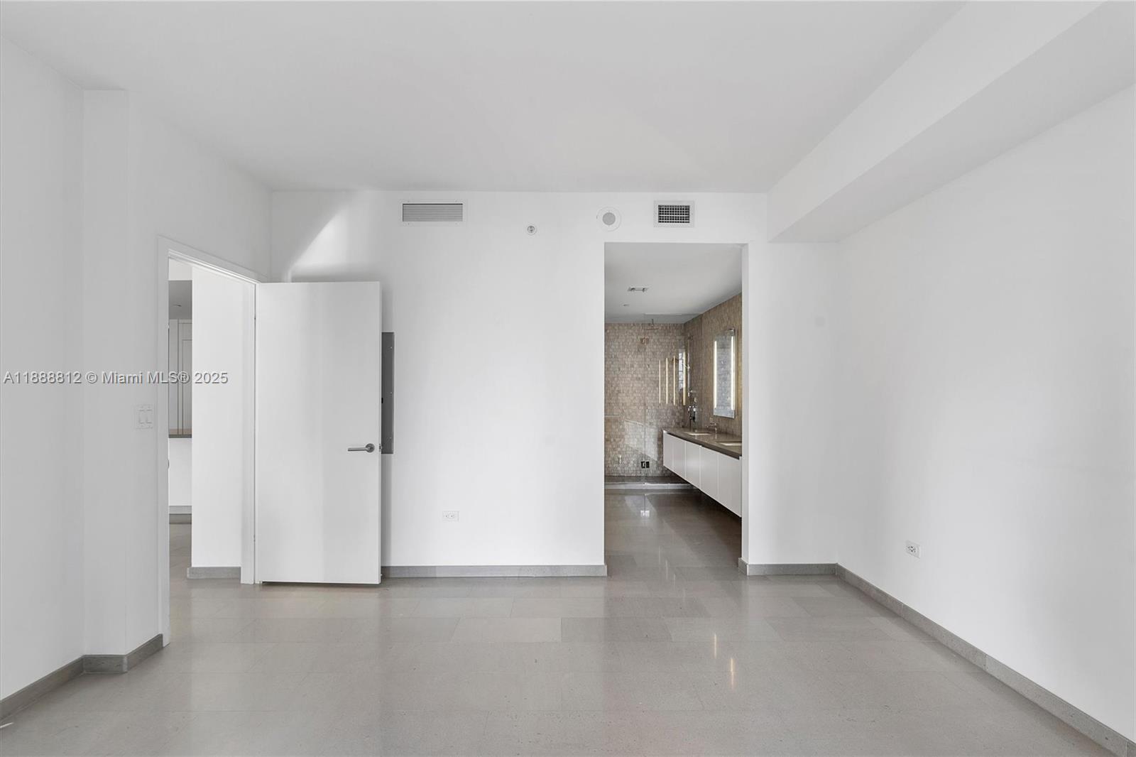 88 SW 7th St #1007, Miami FL 33130