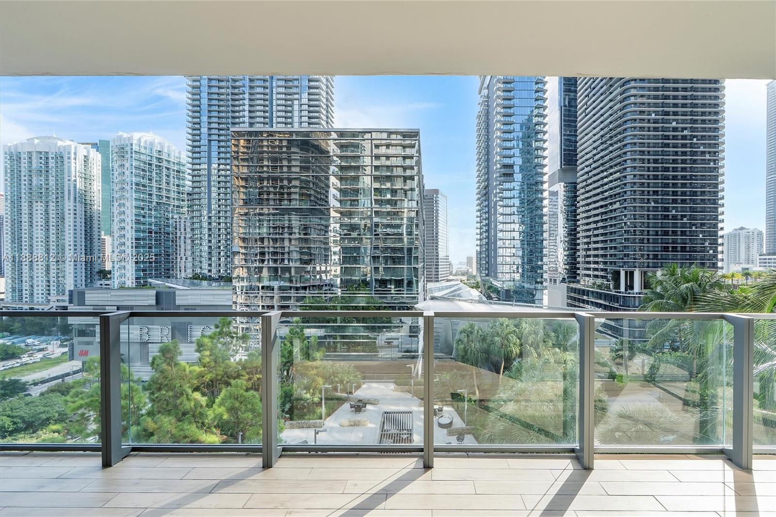 88 SW 7th St #1007, Miami FL 33130