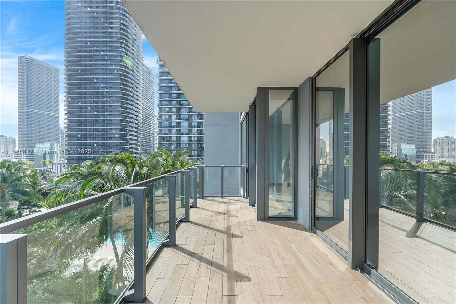 88 SW 7th St #1007, Miami FL 33130