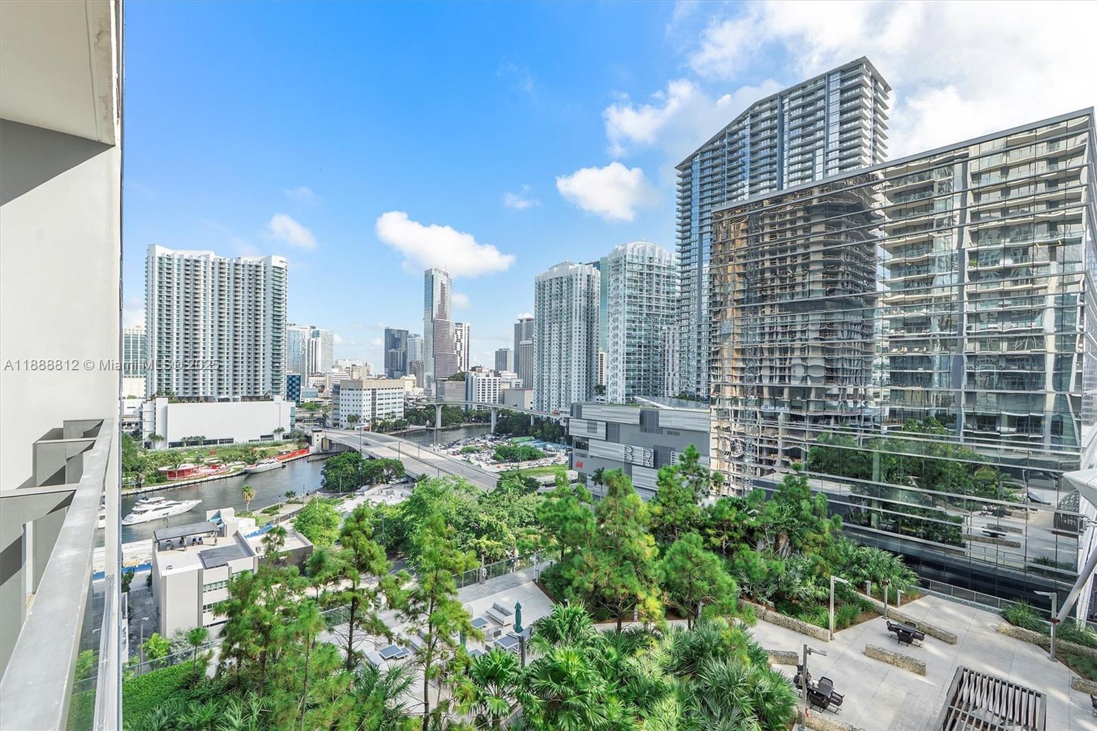 88 SW 7th St #1007, Miami FL 33130