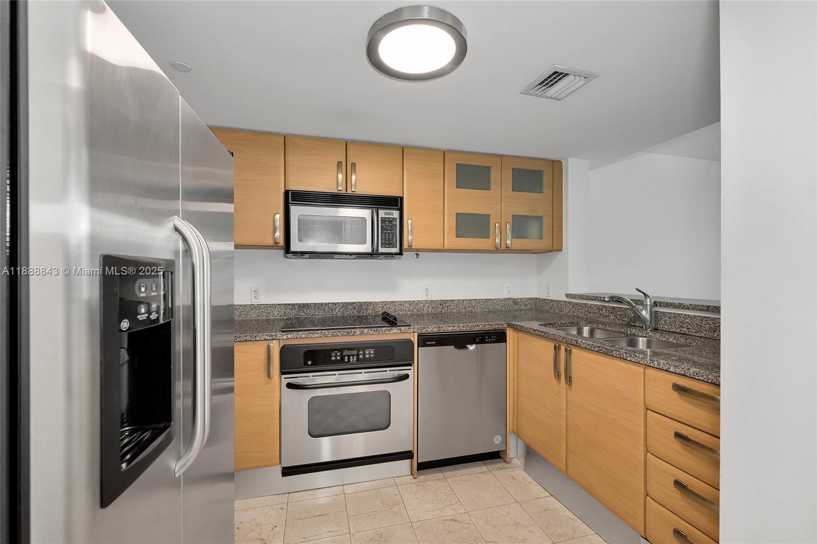 2101 BRICKELL AVENUE #905, Miami FL 33129