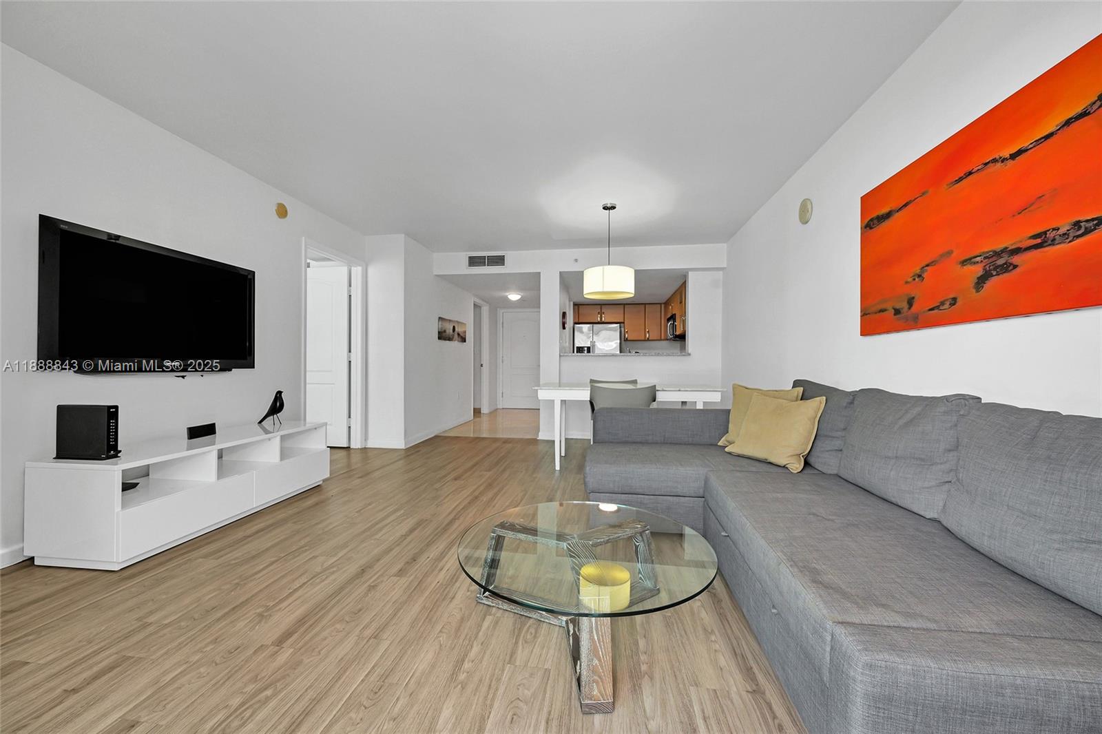 2101 BRICKELL AVENUE #905, Miami FL 33129