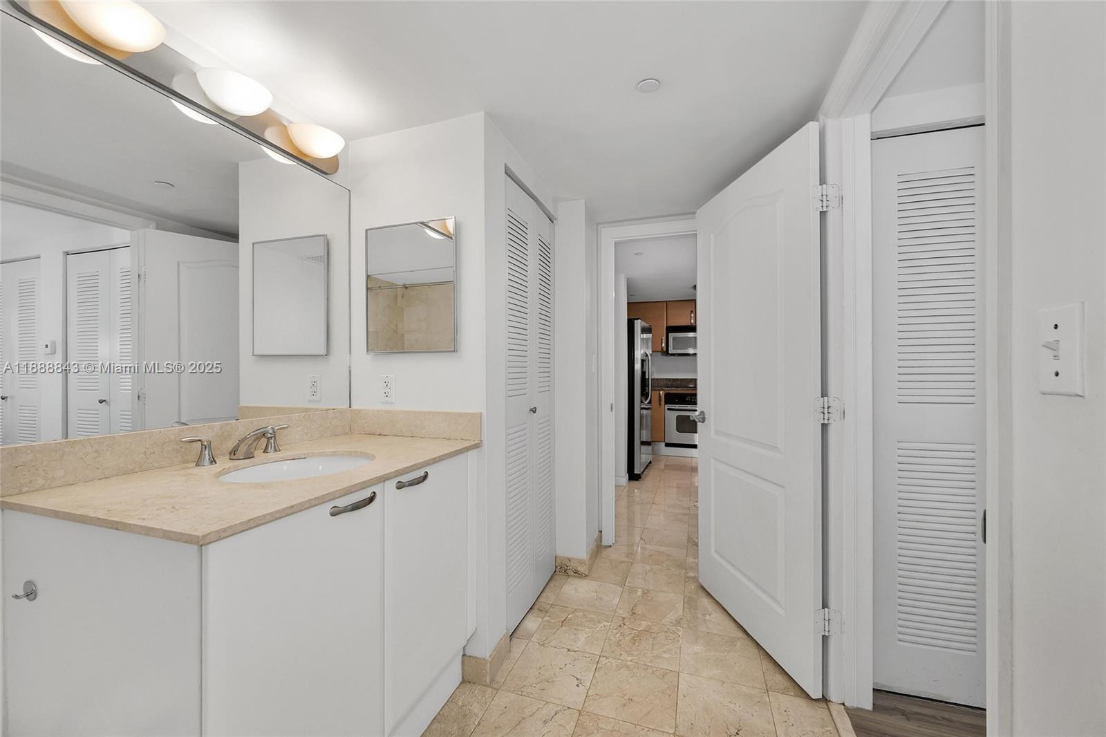 2101 BRICKELL AVENUE #905, Miami FL 33129