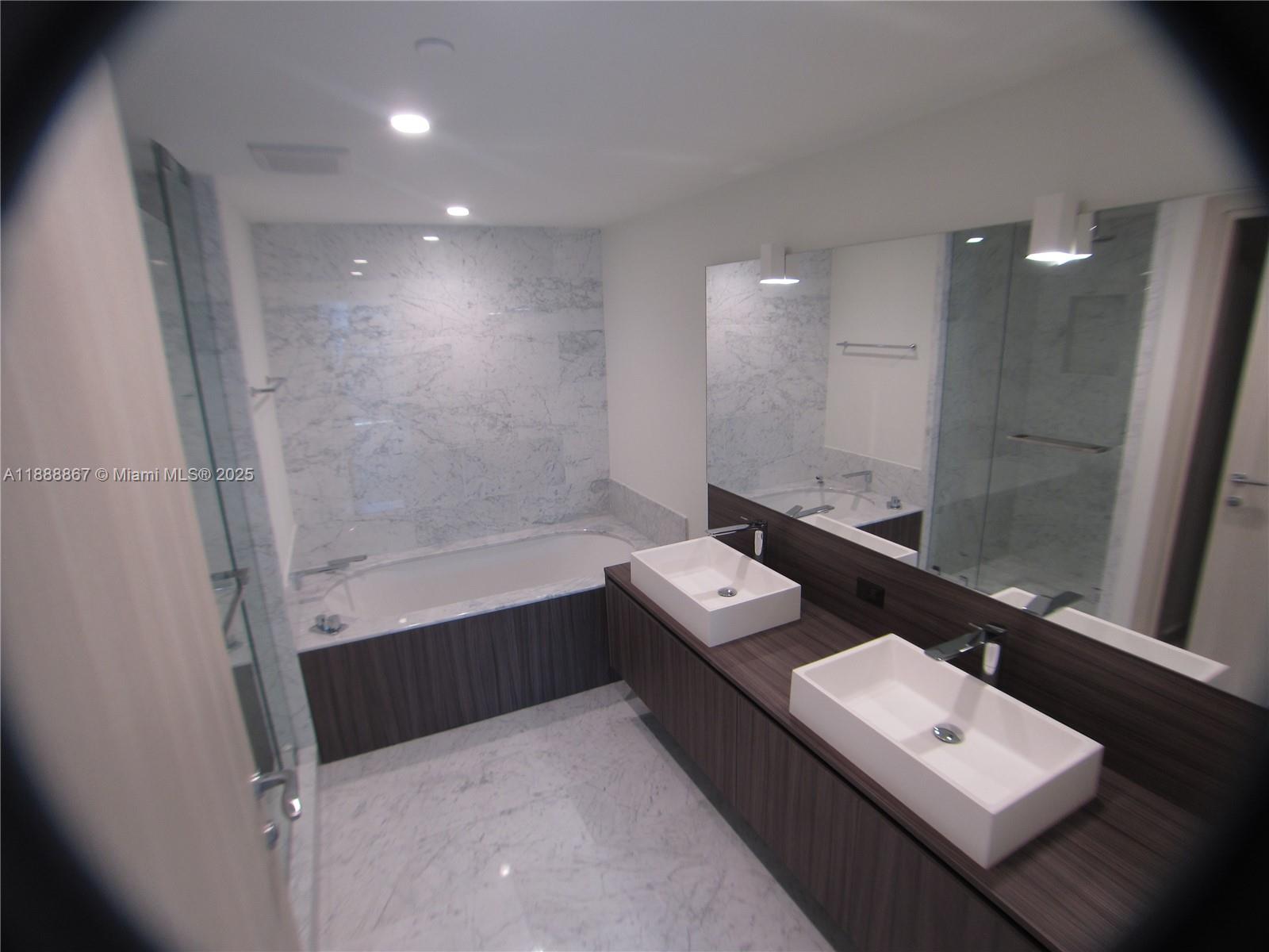 1000 Brickell Plz #4805, Miami FL 33131