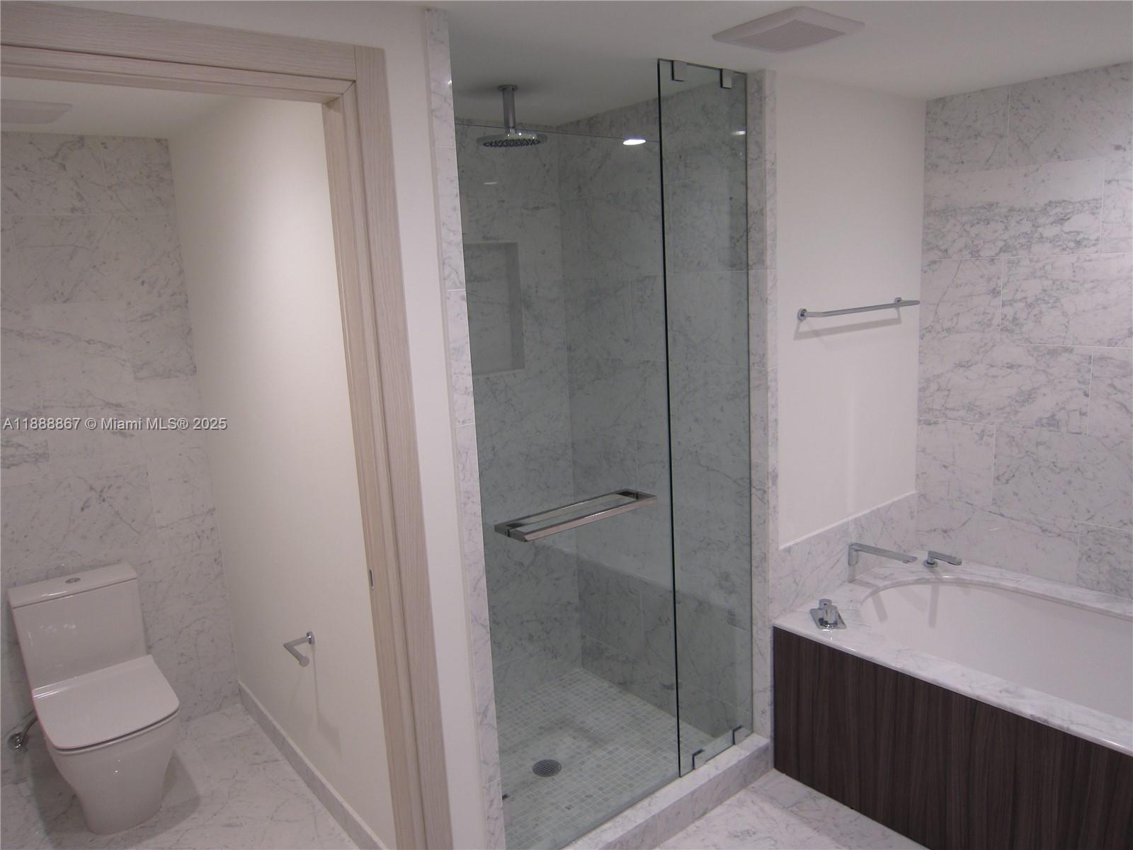 1000 Brickell Plz #4805, Miami FL 33131