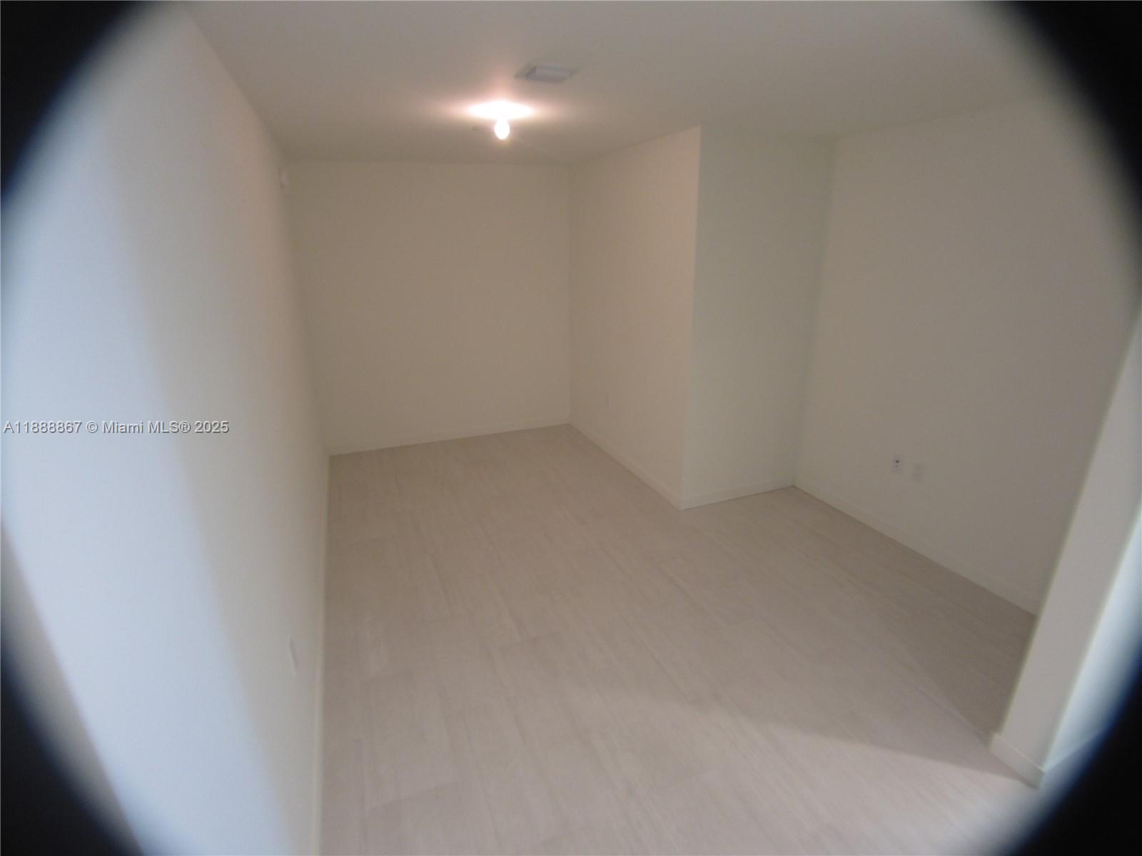 1000 Brickell Plz #4805, Miami FL 33131