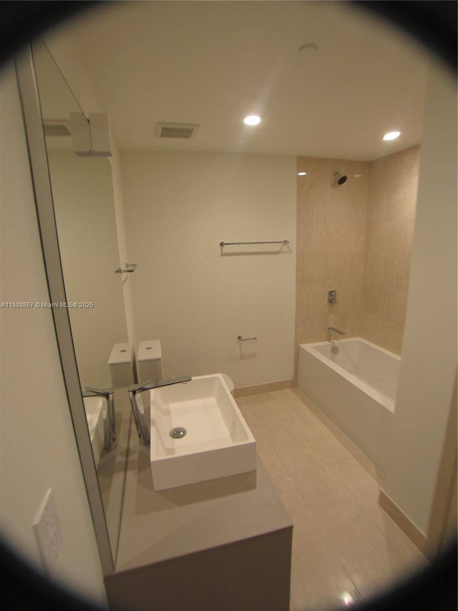 1000 Brickell Plz #4805, Miami FL 33131