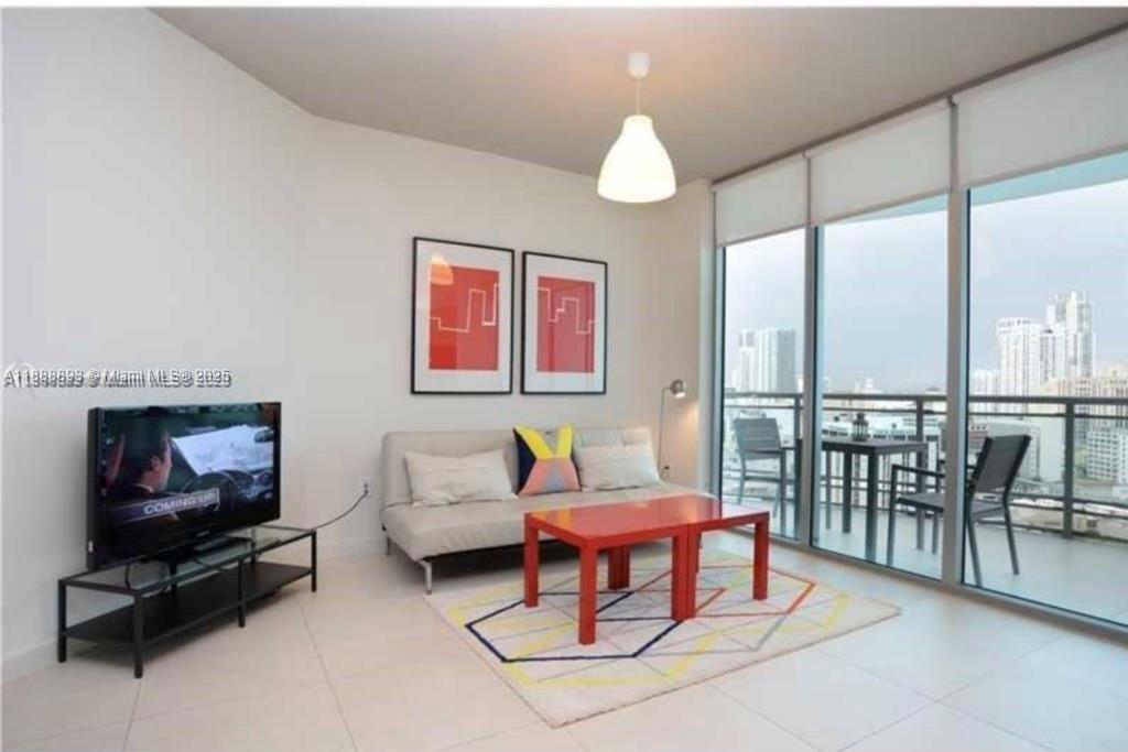 350 S Miami Ave #2113, Miami FL 33130