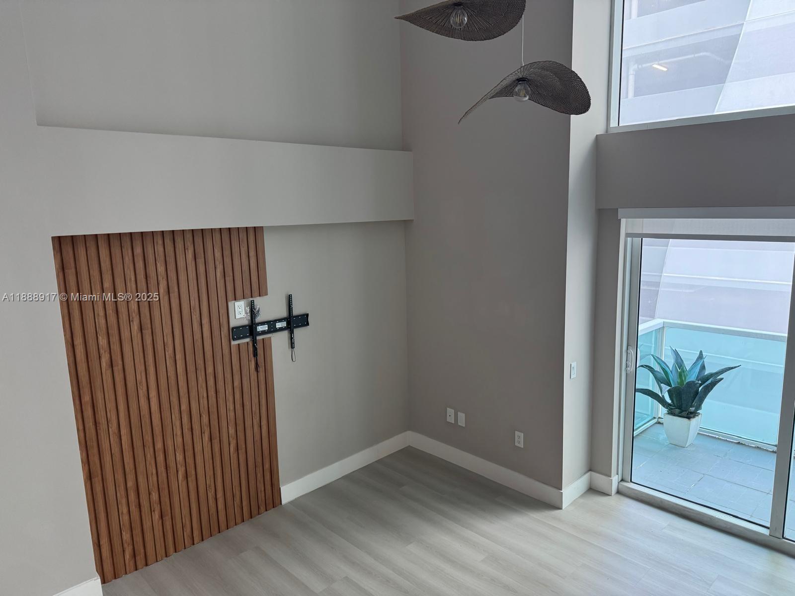 41 SE 5th St #501, Miami FL 33131