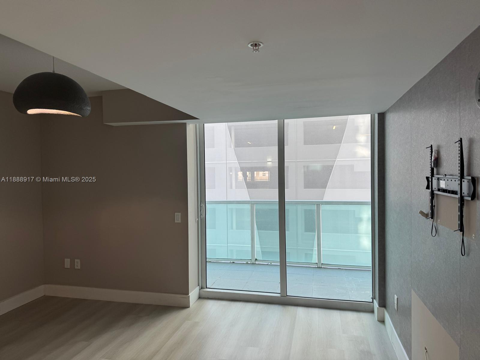 41 SE 5th St #501, Miami FL 33131