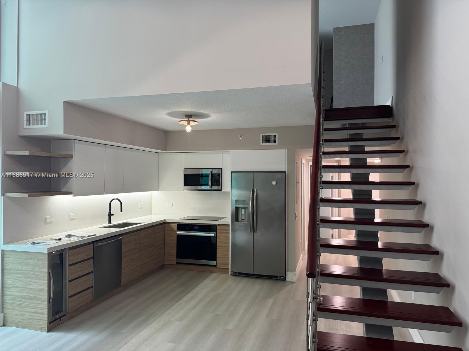 41 SE 5th St #501, Miami FL 33131