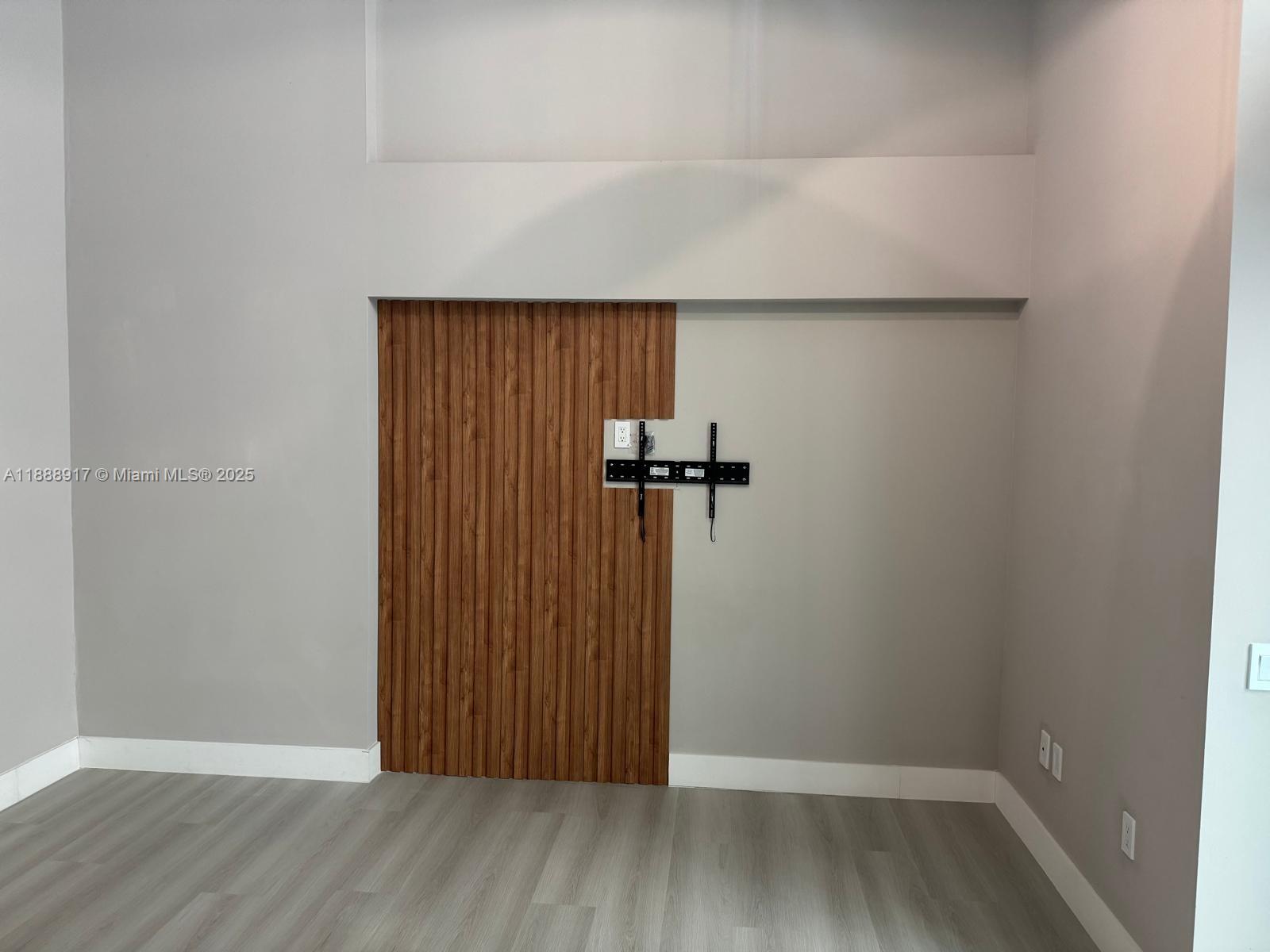 41 SE 5th St #501, Miami FL 33131