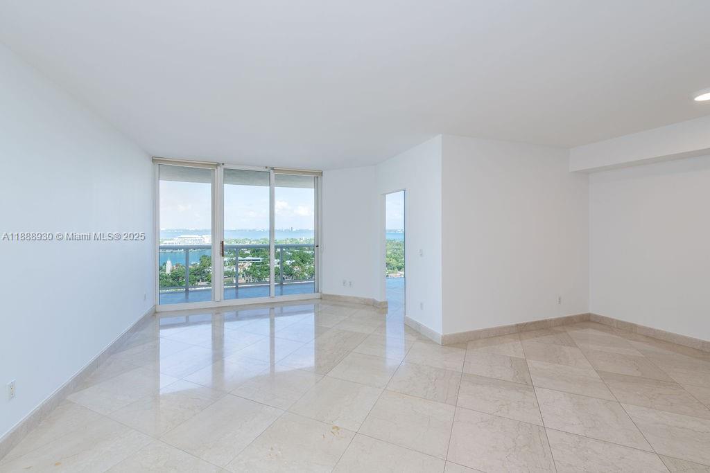 4779 Collins Ave #2206, Miami Beach FL 33140