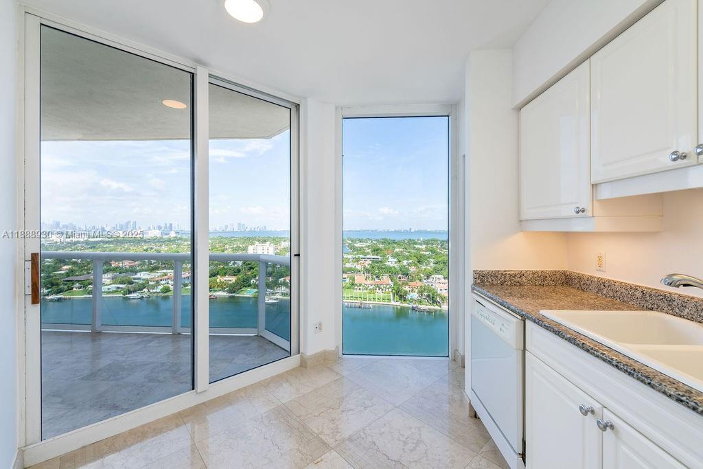 4779 Collins Ave #2206, Miami Beach FL 33140